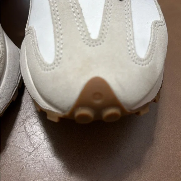 New Balance Women's Sneakers in Pink and Cream Worn maybe 3 times. Like New! - Picture 4 of 8